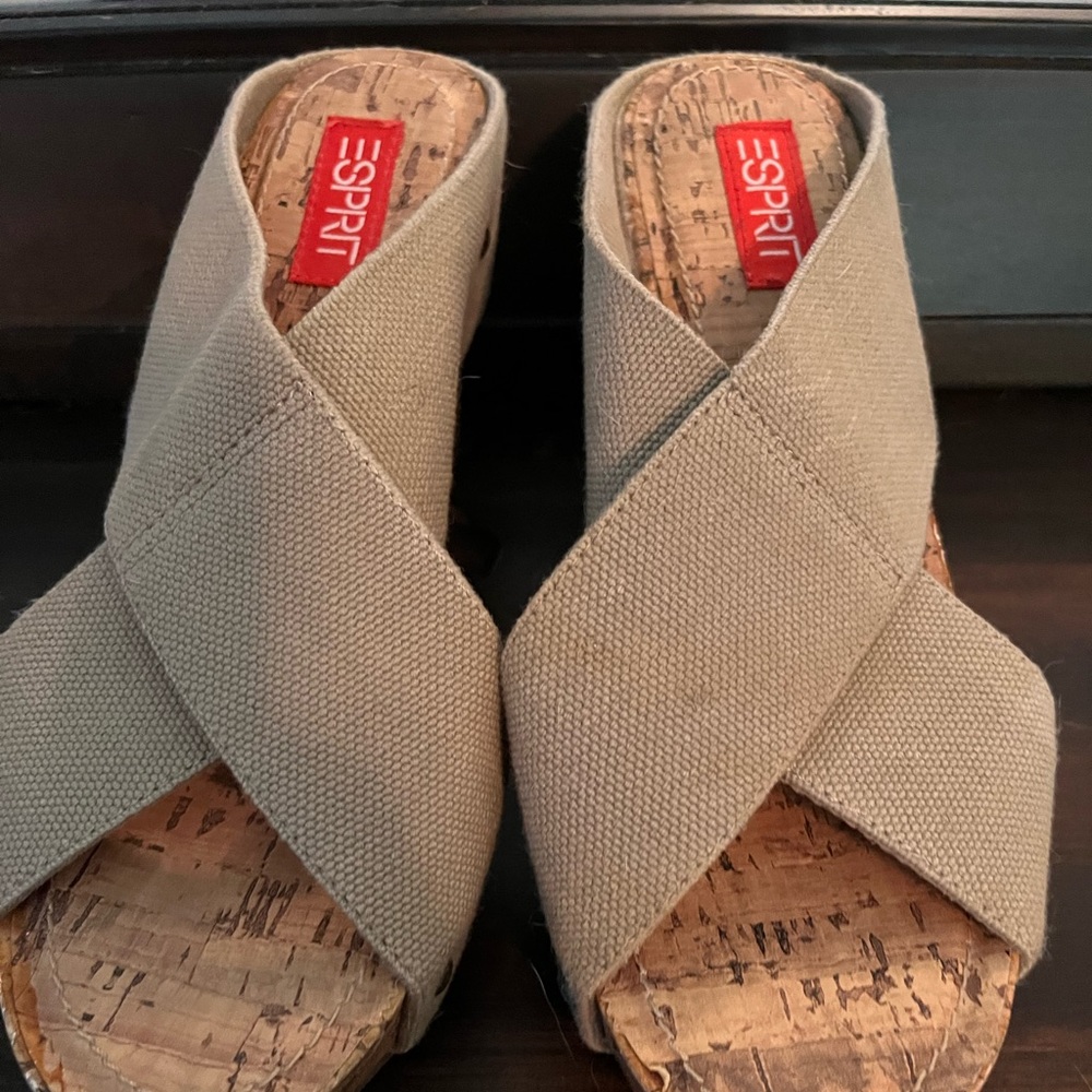 Sprit wedge sandals